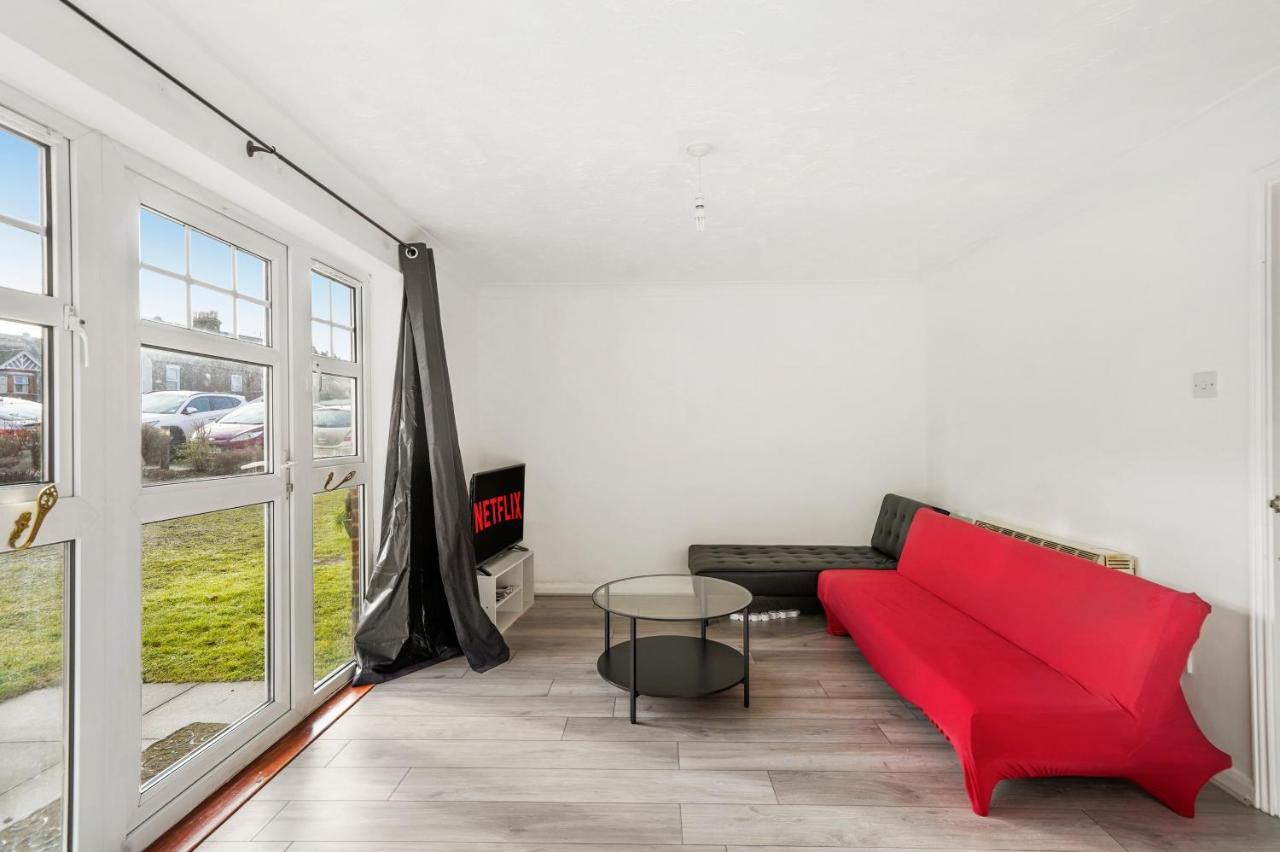 Cozy Luton Town Centre Retreat Daire Dış mekan fotoğraf